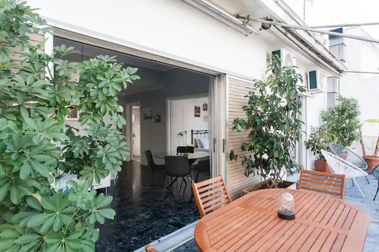 شقة A Masterpiece In Plaka With Big Balcony And Acropolis View أثينا المظهر الخارجي الصورة