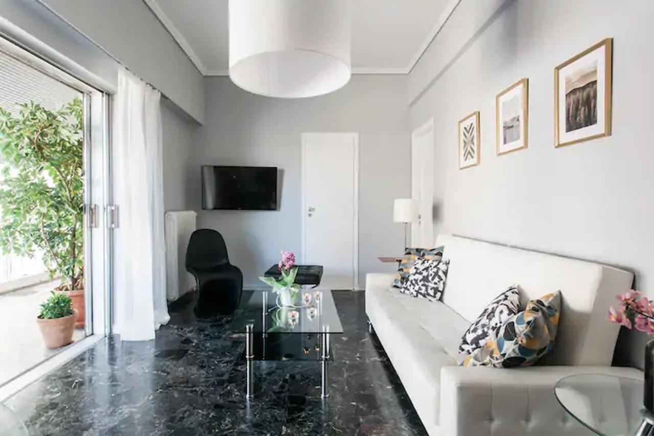 شقة A Masterpiece In Plaka With Big Balcony And Acropolis View أثينا المظهر الخارجي الصورة