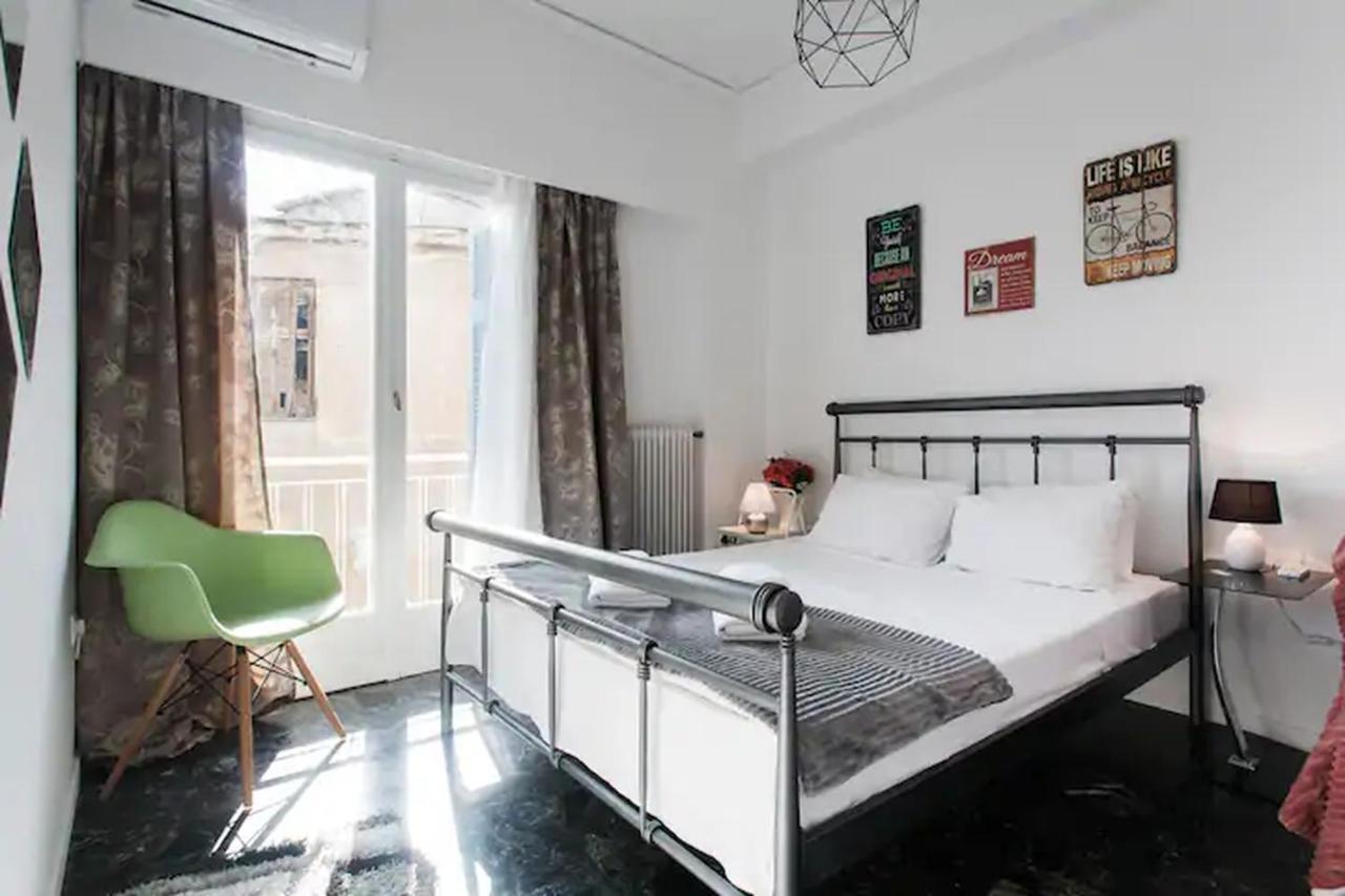 شقة A Masterpiece In Plaka With Big Balcony And Acropolis View أثينا المظهر الخارجي الصورة