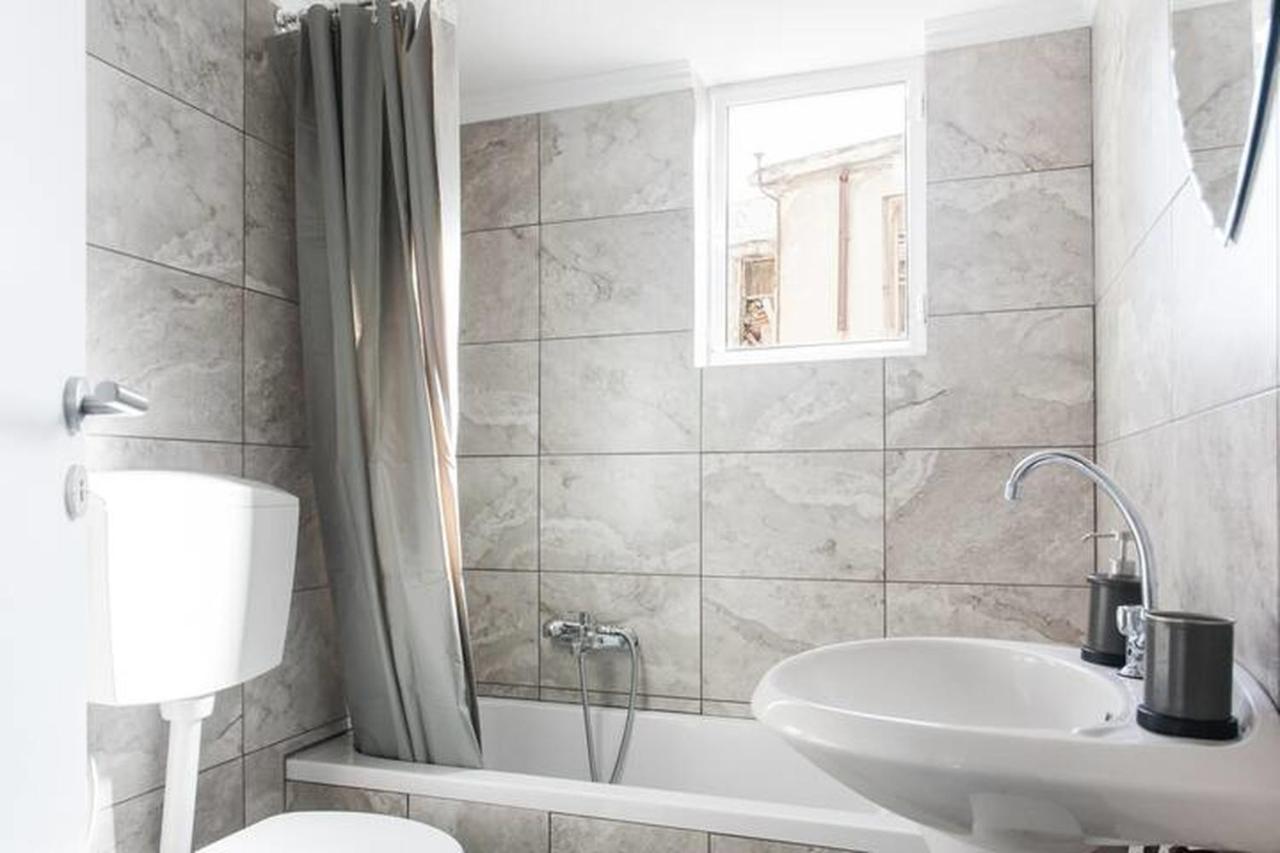شقة A Masterpiece In Plaka With Big Balcony And Acropolis View أثينا المظهر الخارجي الصورة