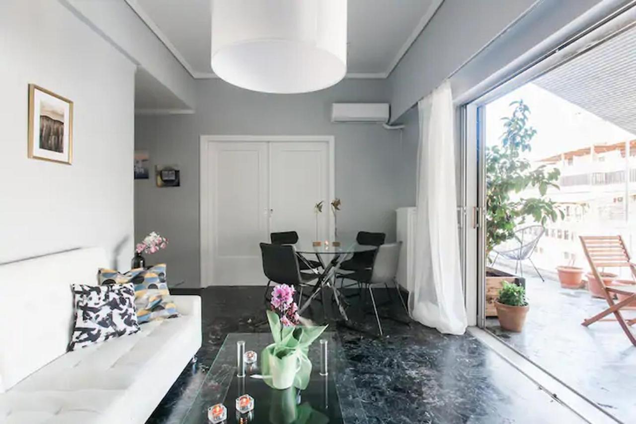شقة A Masterpiece In Plaka With Big Balcony And Acropolis View أثينا المظهر الخارجي الصورة
