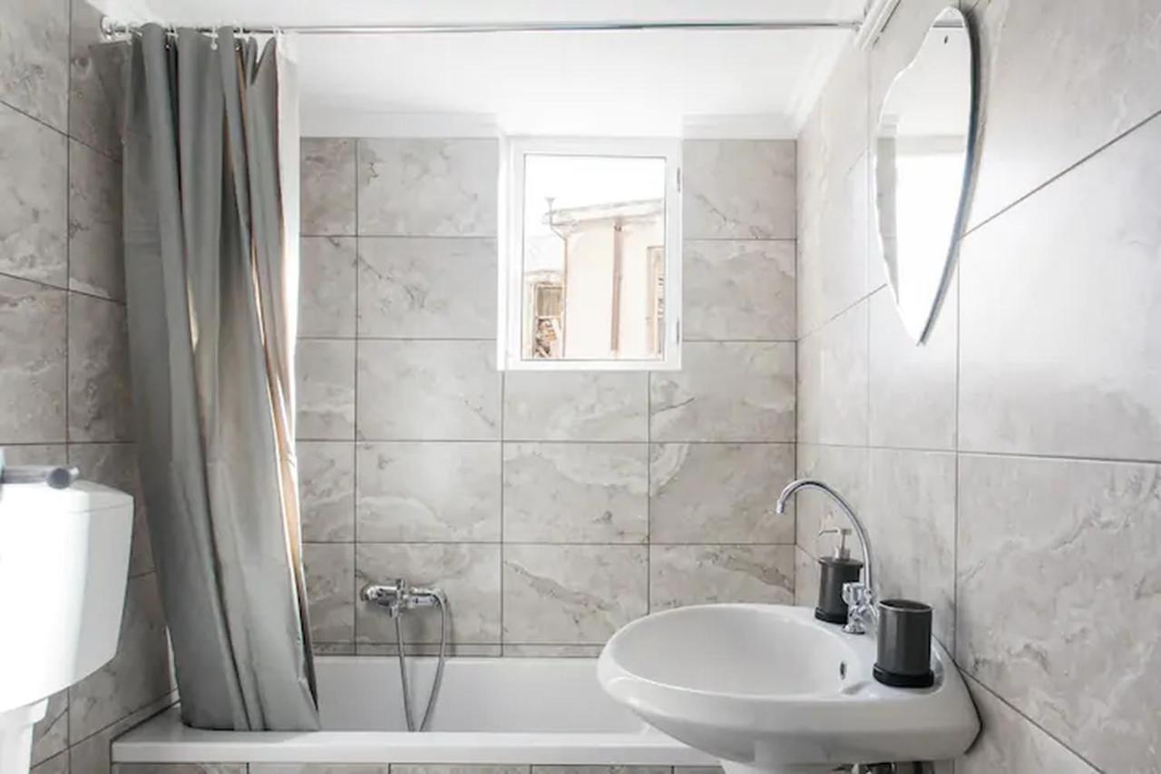 شقة A Masterpiece In Plaka With Big Balcony And Acropolis View أثينا المظهر الخارجي الصورة